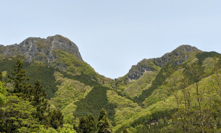 二子山 （ふたごやま）