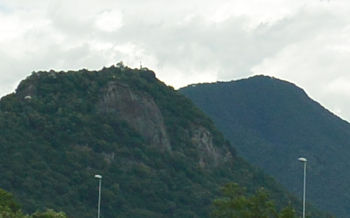 岩殿山