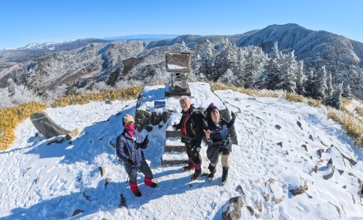四阿山（あずまやさん）