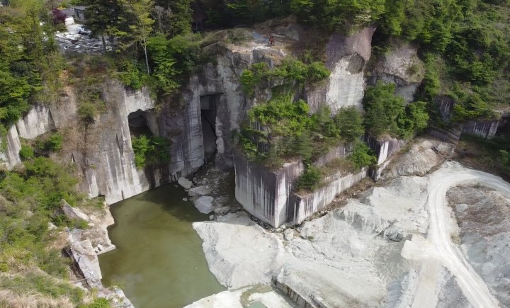 カネホン採石場